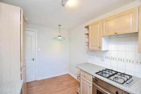 2 bedroom Flat to let in North Werber Place, Edinburgh, EH4