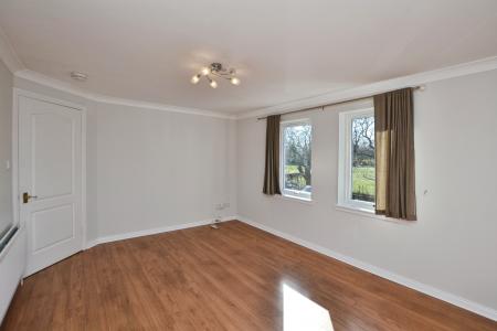 2 bedroom Flat to let in North Werber Place, Edinburgh, EH4