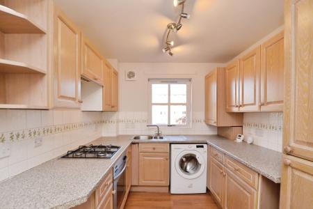 2 bedroom Flat to let in North Werber Place, Edinburgh, EH4