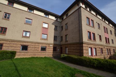 2 bedroom Flat to let in North Werber Place, Edinburgh, EH4