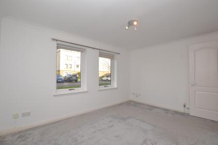 2 bedroom Flat to let in North Werber Place, Edinburgh, EH4