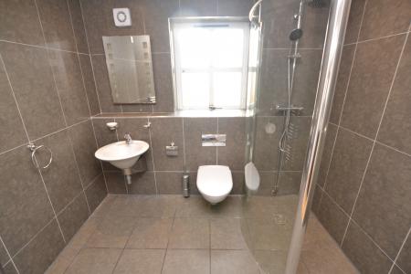 2 bedroom Flat to let in North Werber Place, Edinburgh, EH4