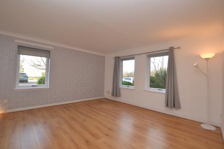 2 bedroom Flat to let in North Werber Place, Edinburgh, EH4