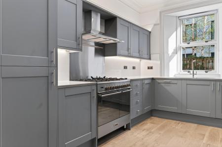 2 bedroom Flat for sale in 4 Chalmers Buildings, Edinburgh, EH3 9QF