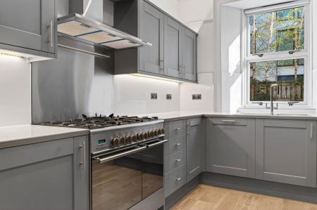 2 bedroom Flat for sale in 4 Chalmers Buildings, Edinburgh, EH3 9QF