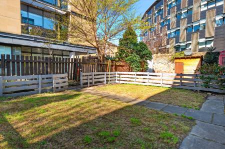 2 bedroom Flat for sale in 4 Chalmers Buildings, Edinburgh, EH3 9QF