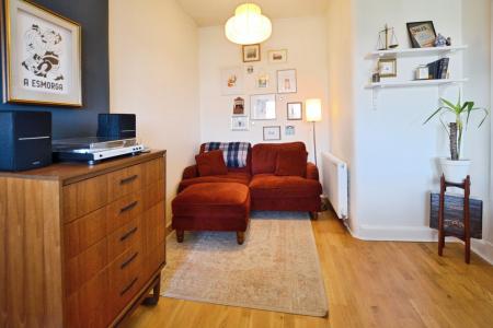1 bedroom Flat to let in Albion Road, Edinburgh, EH7