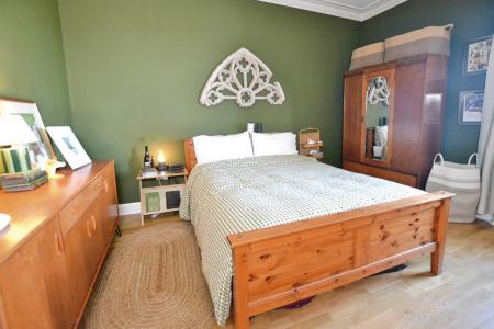 1 bedroom Flat to let in Albion Road, Edinburgh, EH7