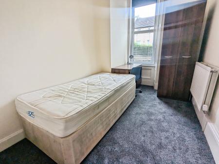 5 bedroom Flat to let in Angle Park Terrace, Slateford, Edinburgh, EH11