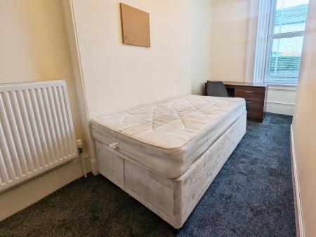 5 bedroom Flat to let in Angle Park Terrace, Slateford, Edinburgh, EH11