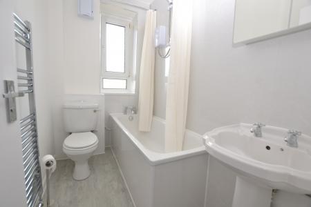 2 bedroom Flat to let in Ferry Road Gardens, Edinburgh, EH4