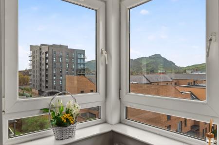 2 bedroom Flat for sale in 5 14 Albion Gardens, Leith, Edinburgh, EH7 5QL