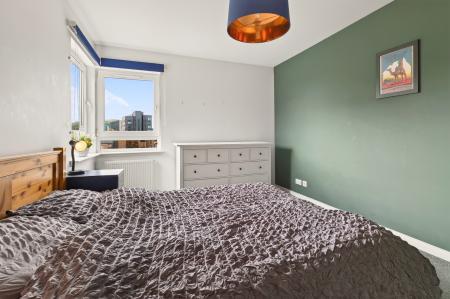 2 bedroom Flat for sale in 5 14 Albion Gardens, Leith, Edinburgh, EH7 5QL