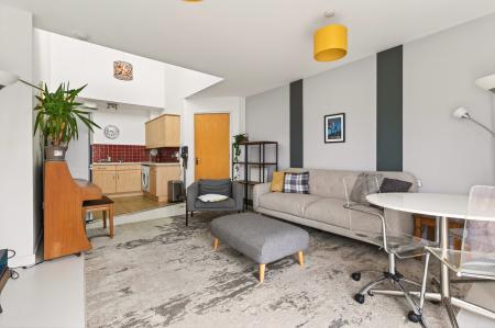 2 bedroom Flat for sale in 5 14 Albion Gardens, Leith, Edinburgh, EH7 5QL