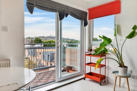 2 bedroom Flat for sale in 5 14 Albion Gardens, Leith, Edinburgh, EH7 5QL