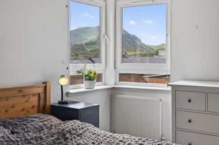 2 bedroom Flat for sale in 5 14 Albion Gardens, Leith, Edinburgh, EH7 5QL