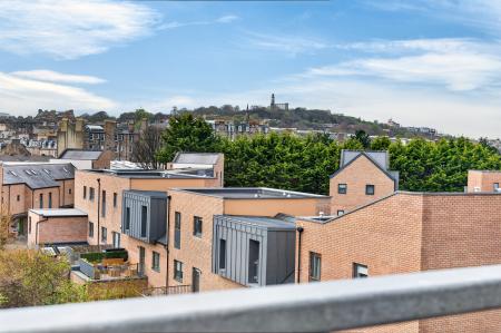 2 bedroom Flat for sale in 5 14 Albion Gardens, Leith, Edinburgh, EH7 5QL