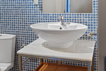 2 bedroom Flat for sale in 5 14 Albion Gardens, Leith, Edinburgh, EH7 5QL