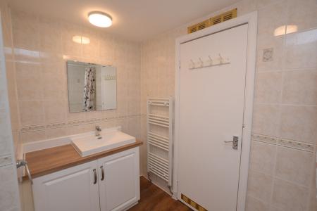 2 bedroom Flat to let in Burns Street, Edinburgh, EH6