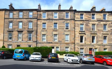 2 bedroom Flat to let in Montgomery Street, Leith, Edinburgh, EH7