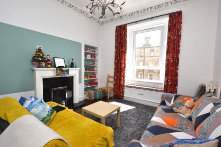 2 bedroom Flat to let in Montgomery Street, Leith, Edinburgh, EH7