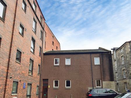 2 bedroom Flat to let in Maritime Lane, Edinburgh, EH6