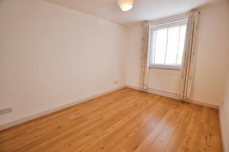 3 bedroom Flat to let in Ocean Drive, Edinburgh, EH6