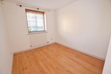 3 bedroom Flat to let in Ocean Drive, Edinburgh, EH6
