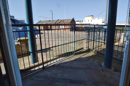 3 bedroom Flat to let in Ocean Drive, Edinburgh, EH6