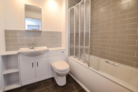 3 bedroom Flat to let in Ocean Drive, Edinburgh, EH6