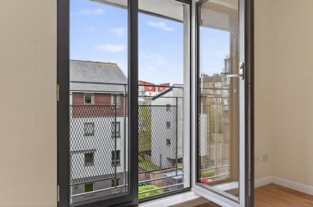 2 bedroom Flat for sale in 93A 8 Albert Street, Edinburgh, Leith, EH7 5LY