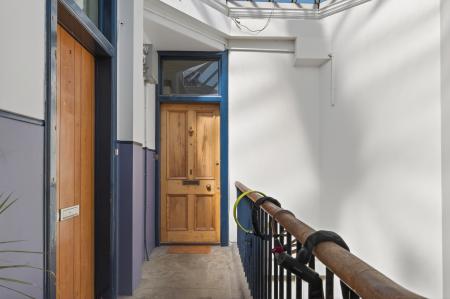 2 bedroom Flat for sale in 3f3 61 Restalrig Road, Edinburgh EH6 8BE