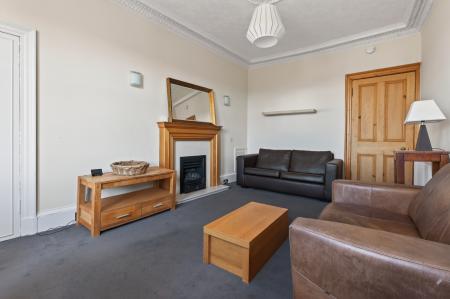 2 bedroom Flat for sale in 3f3 61 Restalrig Road, Edinburgh EH6 8BE