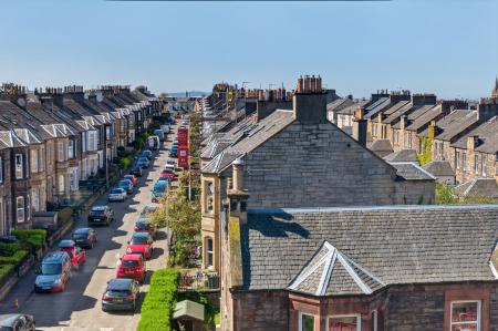 2 bedroom Flat for sale in 3f3 61 Restalrig Road, Edinburgh EH6 8BE