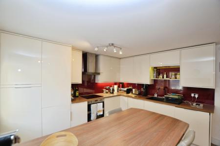 2 bedroom Flat to let in Timber Bush, Leith, Edinburgh, EH6