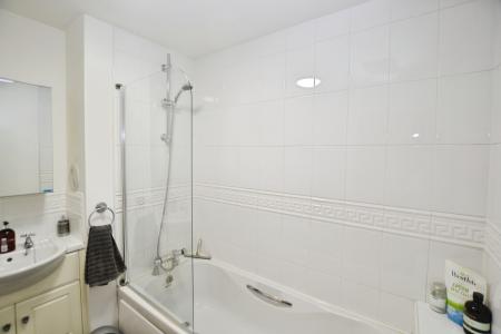 2 bedroom Flat to let in Timber Bush, Leith, Edinburgh, EH6