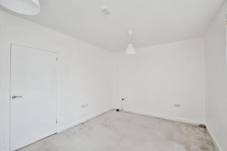 2 bedroom Flat to let in St. Clair Avenue, Leith, Edinburgh, EH6