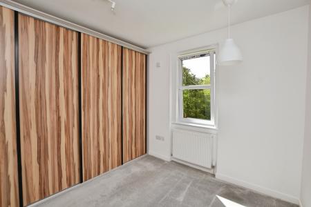 2 bedroom Flat to let in St. Clair Avenue, Leith, Edinburgh, EH6