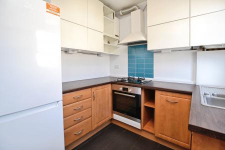 2 bedroom Flat to let in St. Clair Avenue, Leith, Edinburgh, EH6