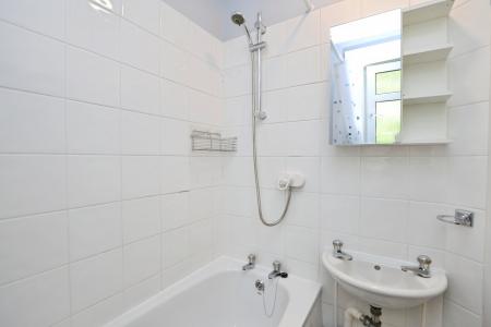 2 bedroom Flat to let in St. Clair Avenue, Leith, Edinburgh, EH6