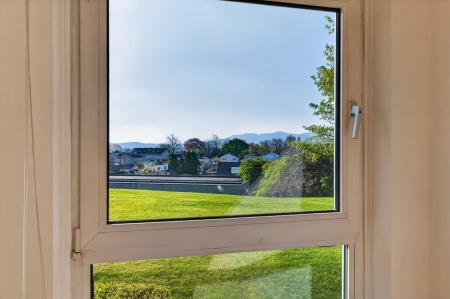 2 bedroom Flat for sale in 48/3, North Gyle Grove, Corstorphine, Edinburgh, EH12 8LF