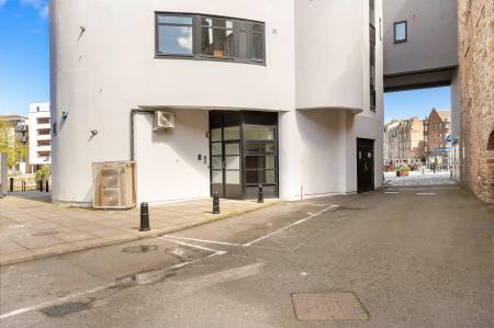 2 bedroom Flat for sale in 82/4 Shore, Edinburgh, EH6 6RG
