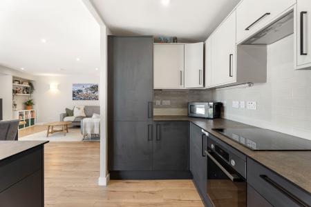 2 bedroom Flat for sale in 82/4 Shore, Edinburgh, EH6 6RG