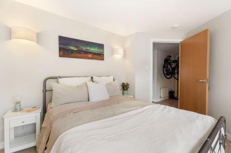 2 bedroom Flat for sale in 82/4 Shore, Edinburgh, EH6 6RG