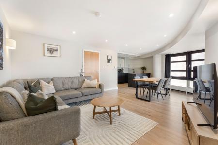 2 bedroom Flat for sale in 82/4 Shore, Edinburgh, EH6 6RG