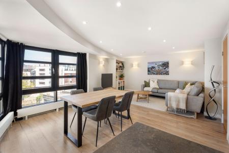 2 bedroom Flat for sale in 82/4 Shore, Edinburgh, EH6 6RG