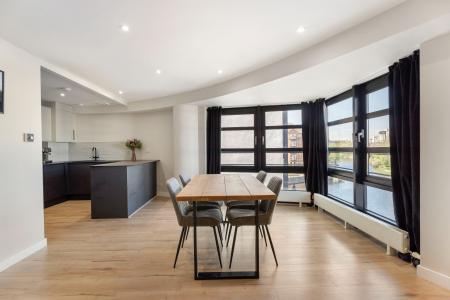 2 bedroom Flat for sale in 82/4 Shore, Edinburgh, EH6 6RG