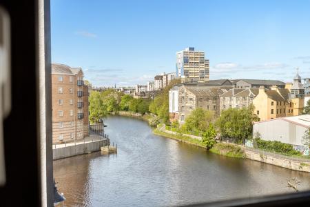 2 bedroom Flat for sale in 82/4 Shore, Edinburgh, EH6 6RG