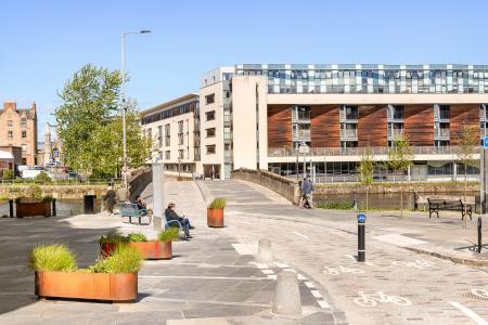 2 bedroom Flat for sale in 82/4 Shore, Edinburgh, EH6 6RG