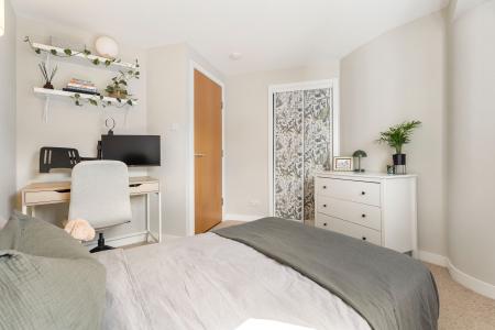 2 bedroom Flat for sale in 82/4 Shore, Edinburgh, EH6 6RG